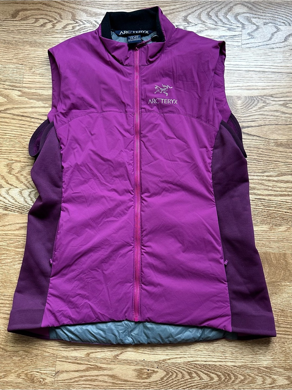 Arc’Teryx Women’s Vest Large (Never worn)